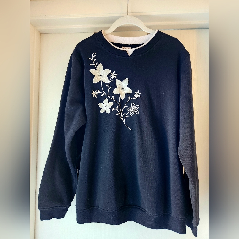 Adrian Delafield Black and White Knit Top Sweatshirt XL